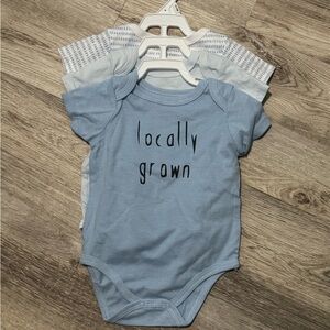 Nine West Blue Kids - Onsies 3- pack! 6-9 mos